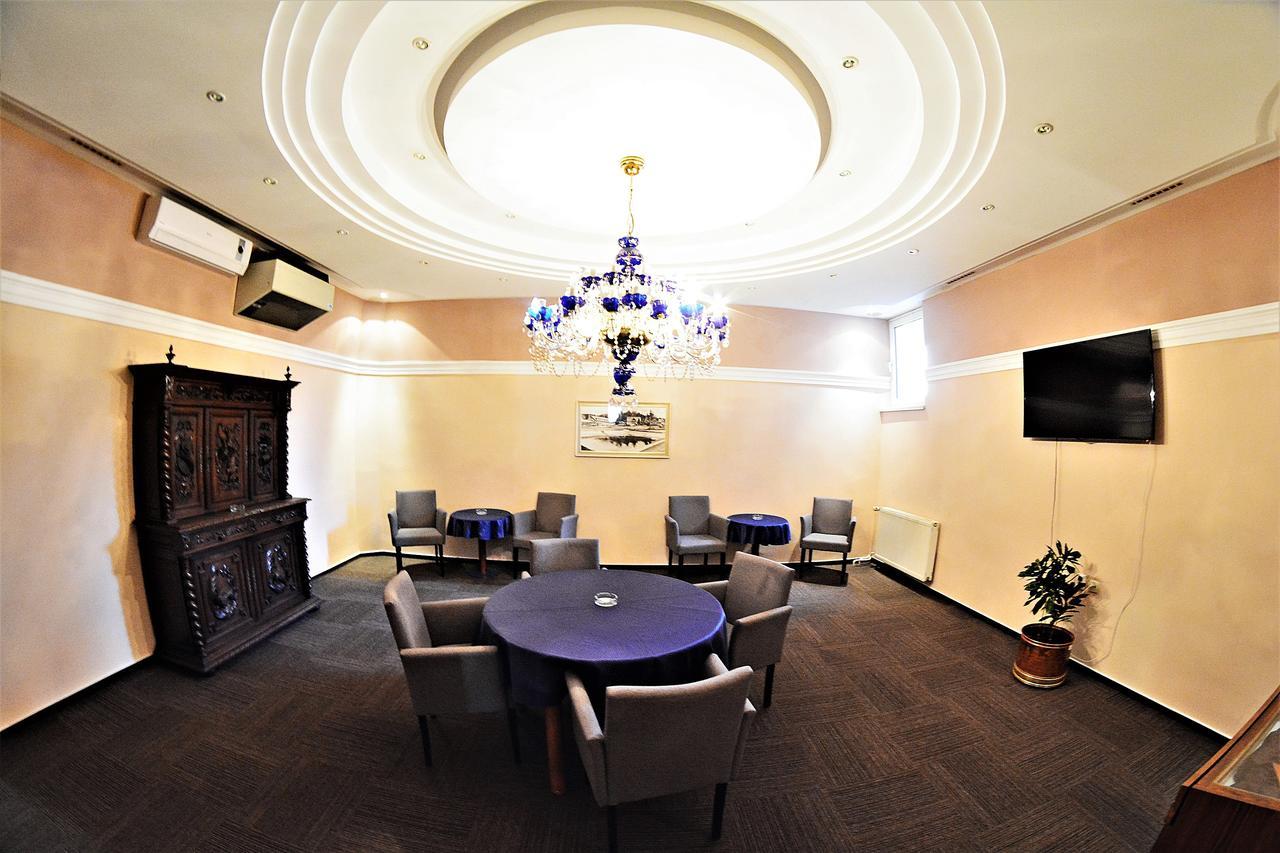 Alexandra Sport Hotel Пухов Экстерьер фото