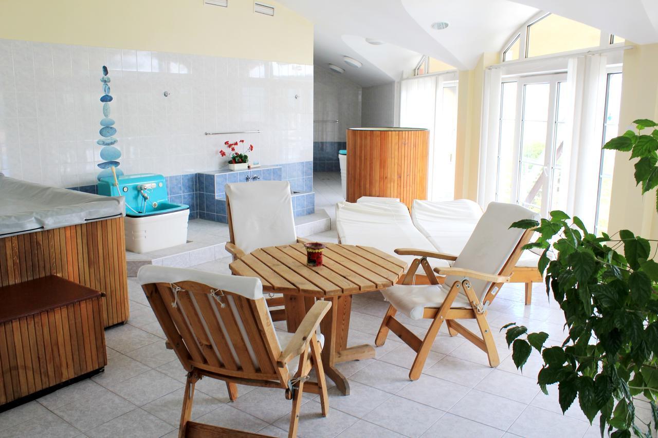 Alexandra Sport Hotel Пухов Экстерьер фото