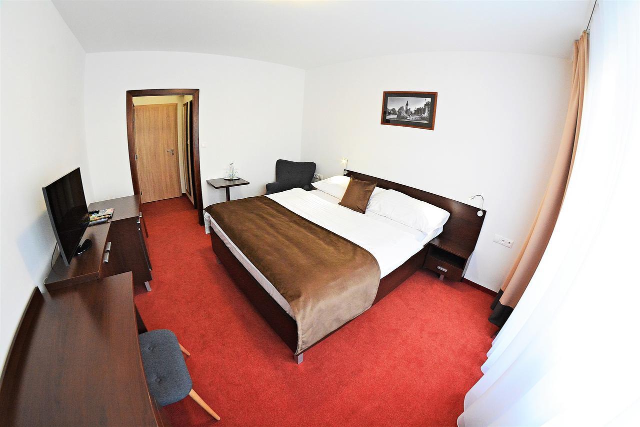 Alexandra Sport Hotel Пухов Экстерьер фото