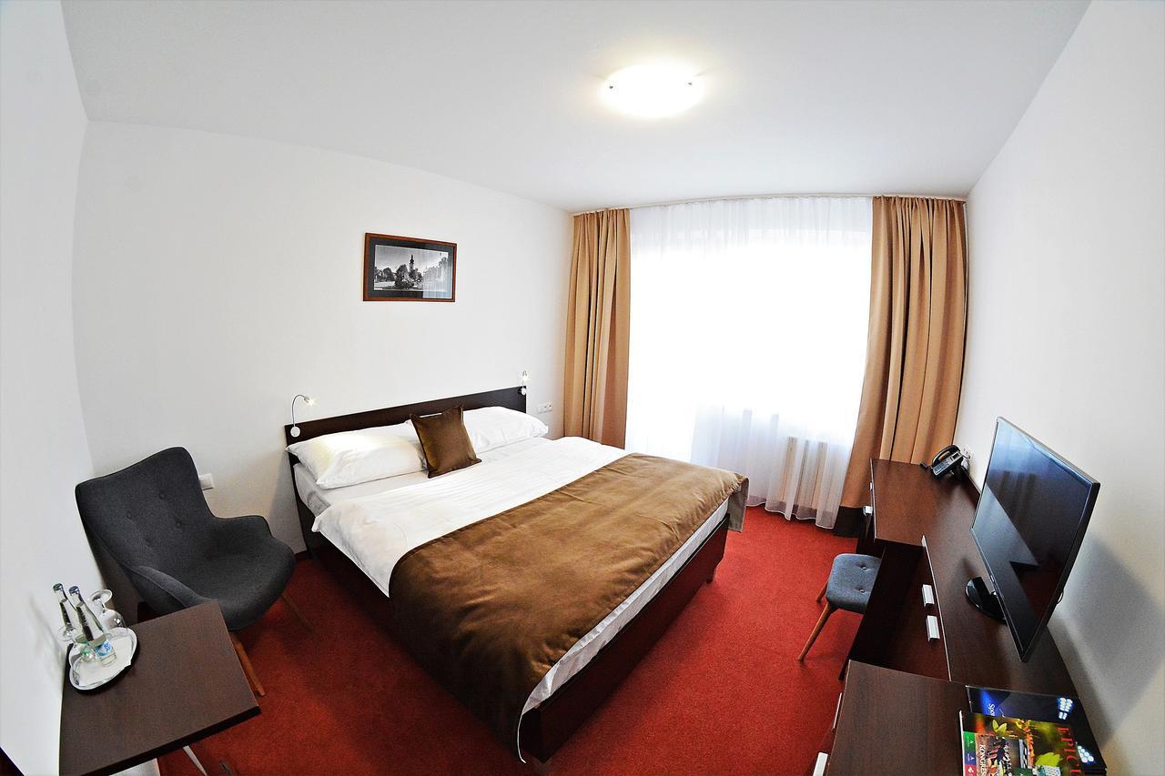 Alexandra Sport Hotel Пухов Экстерьер фото